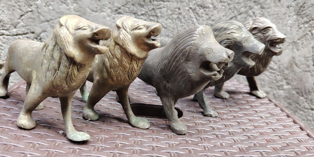Vintage brass lion set (Category: Vintage Collectibles) located in Caloocan City. Submitted by zenmountain-d8b1c0 (Listing ID 1470187018, Image 1). Description: Cod.