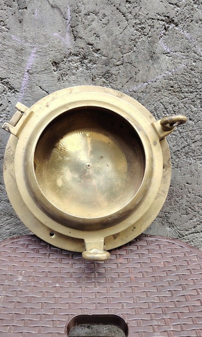 Vintage brass porthole (Category: Vintage Collectibles) located in Caloocan City. Submitted by zenmountain-d8b1c0 (Listing ID 1470187140, Image 2). Description: Cod.