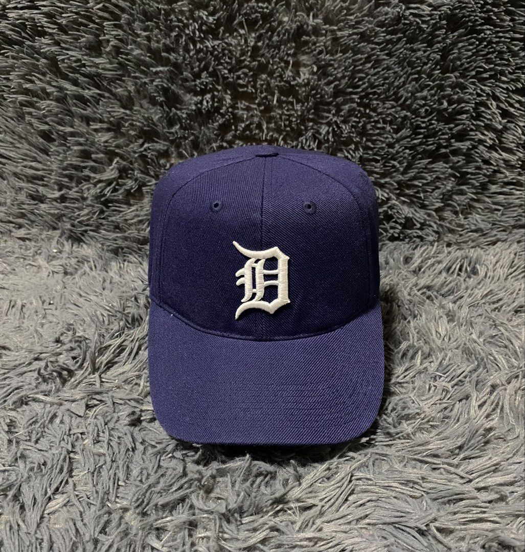 Vintage Detroit Tigers mlb Strapback (Category: Announcements) located in Pozorrubio. Submitted by thrifttownph (Listing ID 1470264362, Image 2). Description: Vintage Detroit Tigers Strapback One size fits all Issue:may maliit na sulat sa brim Color rate:9.8/10 Good condition Price:📨📥 Loc:pangasinan.