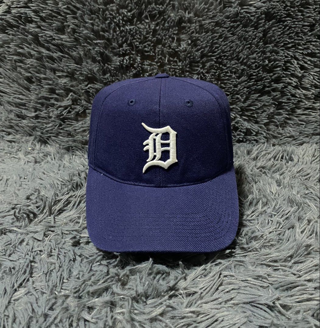 Vintage Detroit Tigers mlb Strapback (Category: Announcements) located in Pozorrubio. Submitted by thrifttownph (Listing ID 1470264362, Image 1). Description: Vintage Detroit Tigers Strapback One size fits all Issue:may maliit na sulat sa brim Color rate:9.8/10 Good condition Price:📨📥 Loc:pangasinan.