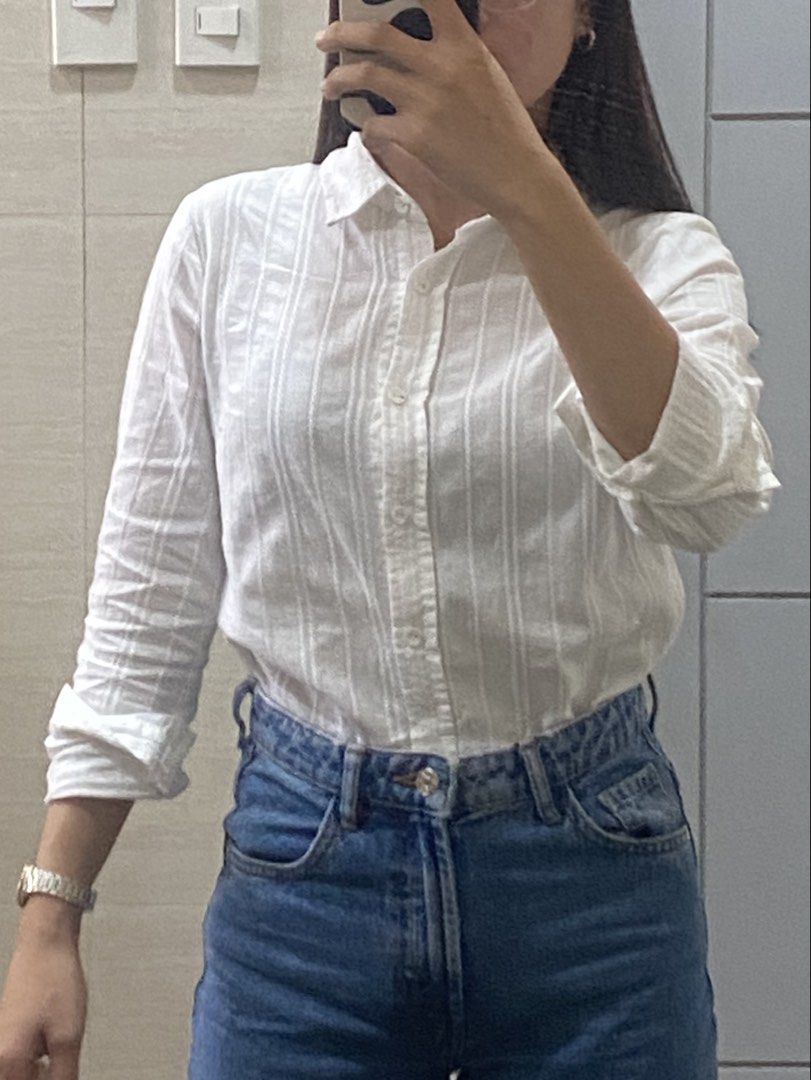 Vintage Eyelet White Polo Longsleeve (Category: Longsleeves) located in Binan City. Submitted by mypreloved_haul (Listing ID 1470339131, Image 1). Description: fits xs to small! Last price posted! .