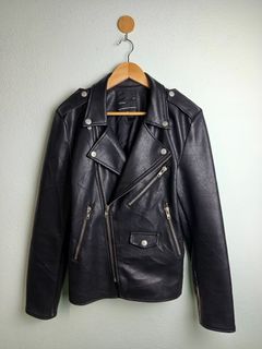 (Category: ) located in . Submitted by thrifted_93 (Listing ID 1470148353, Image 1). Description: .
