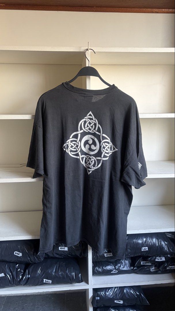 Vintage Graphic Shirt (Category: Tshirts & Polo Shirts ) located in Manila. Submitted by _revault (Listing ID 1470238894, Image 2). Description: .