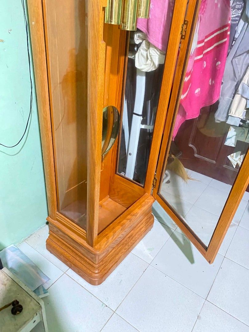 Vintage Howard miller grandfather clock (Category: Looking For) located in Caloocan City. Submitted by noeld316982578 (Listing ID 1470345127, Image 2). Description: pm sa my gusto working makinis po Taguig location.