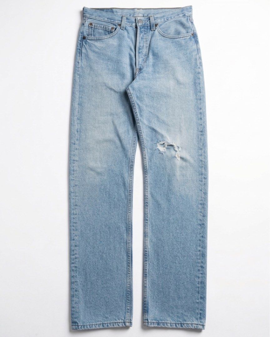 Vintage Levi’s 501 Denim Jeans (Category: Jeans) located in Mabalacat. Submitted by crushedgems (Listing ID 1468963032, Image 1). Description: id: Vintage Levi’s 501 Denim Jeans [ W: 30-32 | L: 42.5 | Hem: 7.5 ] Condition: Aged, with minimal knee bust. Php 2,799 + Shipping Fee DM to purchase..