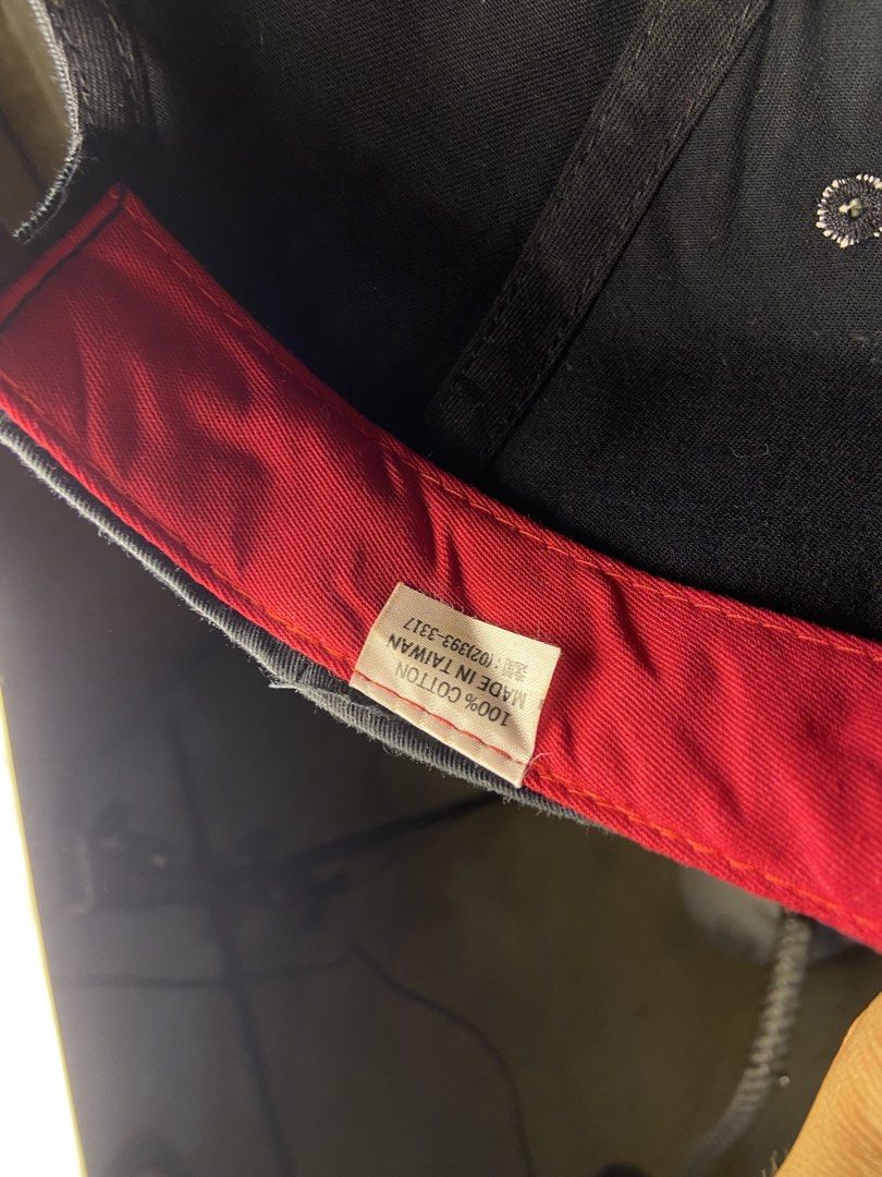 Vintage Marlboro Racing 95 Cap Black (Category: Caps & Hats) located in Manila. Submitted by thriftnijheero (Listing ID 1470169055, Image 3). Description: - Classic black baseball cap with embroidered Marlboro Racing 95 speedometer graphic - Pre-owned condition with an authentic retro motorsports vibe - Adjustable back strap with a secure metal clasp - Contrast red interior sweatband - 100% cotton material, made in Taiwan.