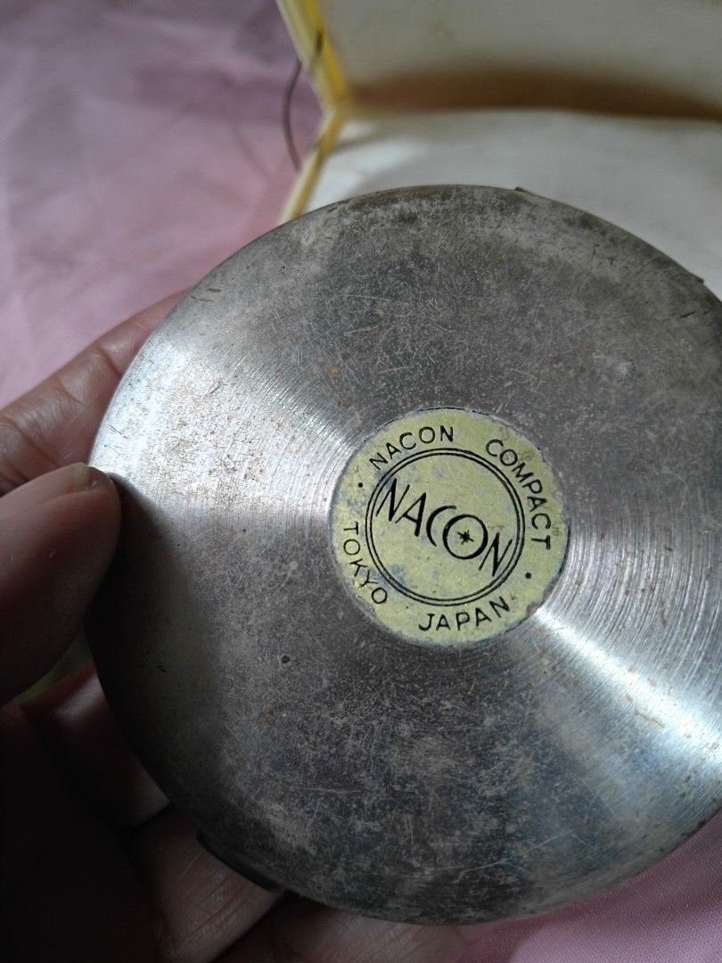 Vintage nacon compact ( empty) (Category: Vintage Collectibles) located in Paranaque City. Submitted by 4thestate.surplusan (Listing ID 1470173750, Image 3). Description: vintage nacon compact case only.