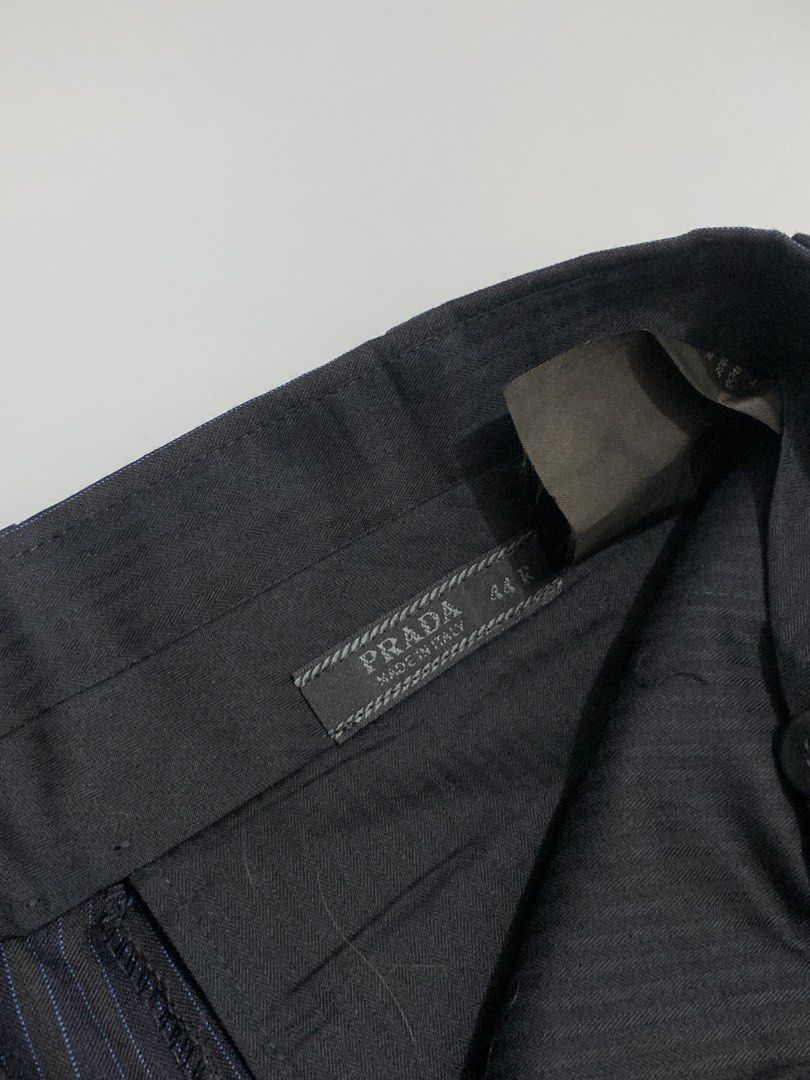 Vintage Prada Trouser Pants (Category: Trousers) located in Mexico. Submitted by bugskiethrift (Listing ID 1470306225, Image 3). Description: size: 30-32 authentic excellent condition complete tags bump a message for more info.