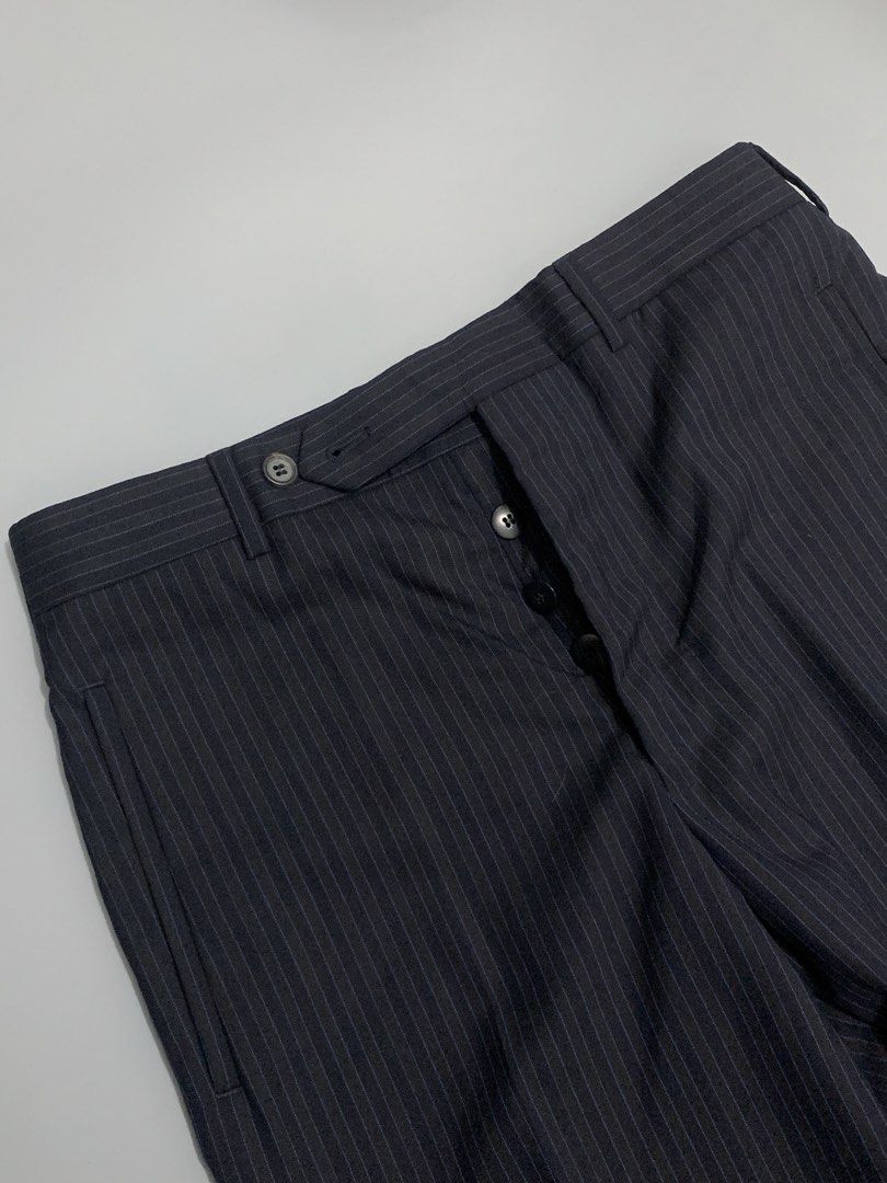 Vintage Prada Trouser Pants (Category: Trousers) located in Mexico. Submitted by bugskiethrift (Listing ID 1470306225, Image 2). Description: size: 30-32 authentic excellent condition complete tags bump a message for more info.