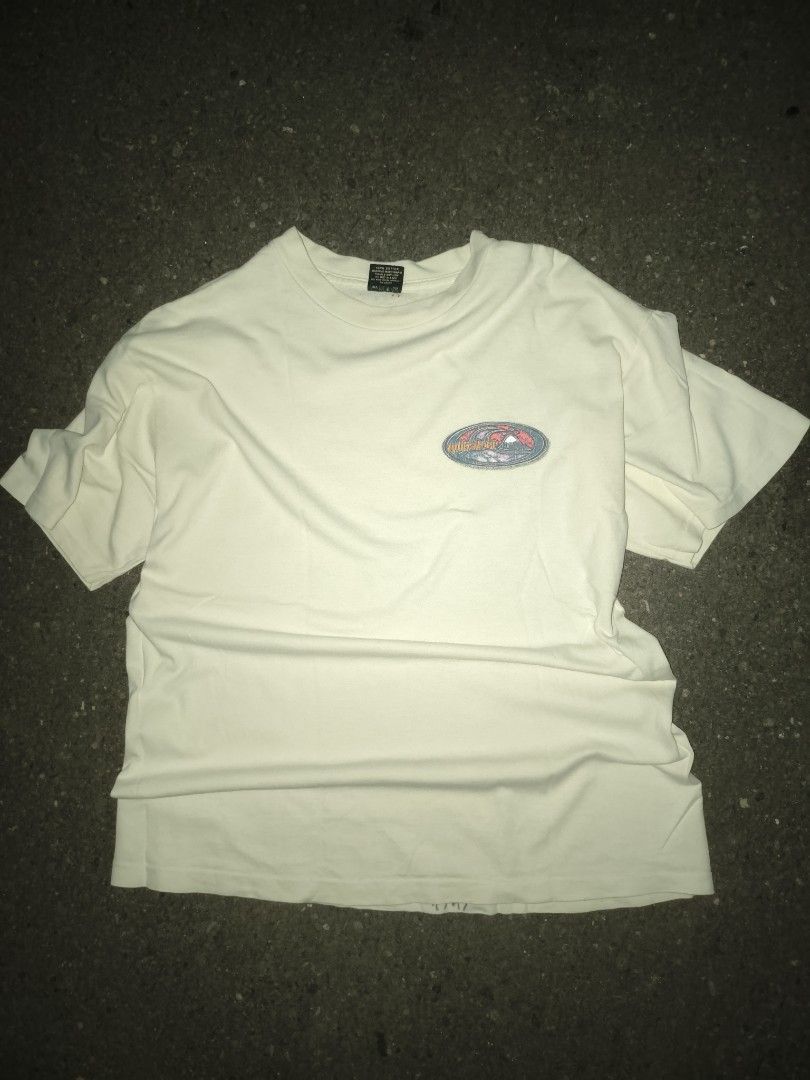 Vintage Quicksilver , Single stich (Category: Tshirts & Polo Shirts ) located in Buug. Submitted by zigeldz_a1721a (Listing ID 1470290205, Image 1). Description: Vintage quicksilver good for collection..