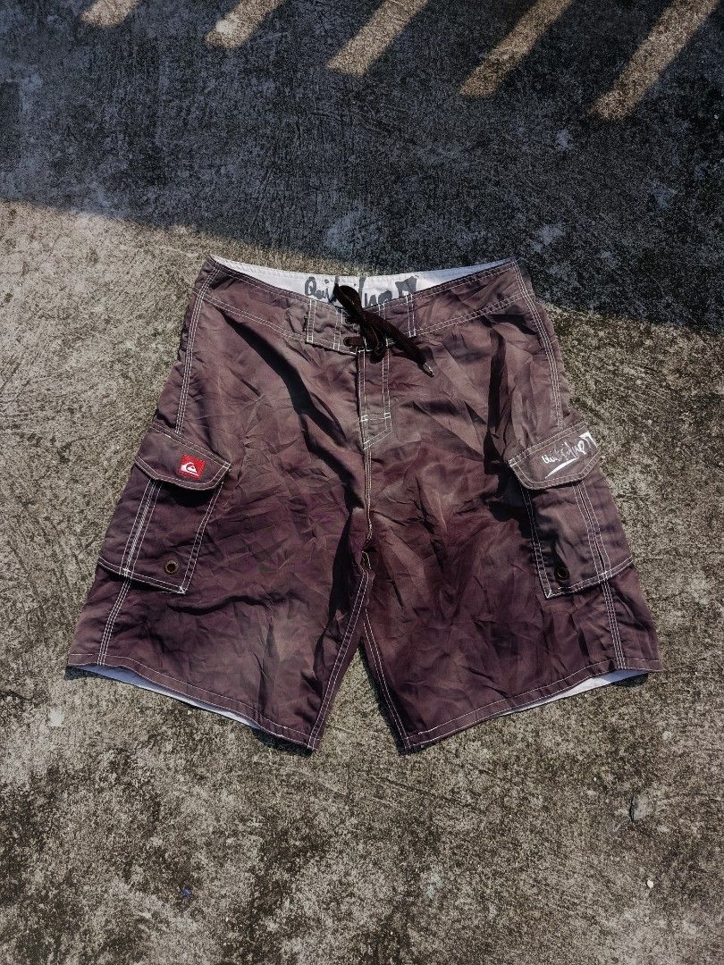 Vintage Quiksilver Surf (Category: Shorts) located in Akbar. Submitted by mujirneedscoffee2001 (Listing ID 1470154820, Image 1). Description: .