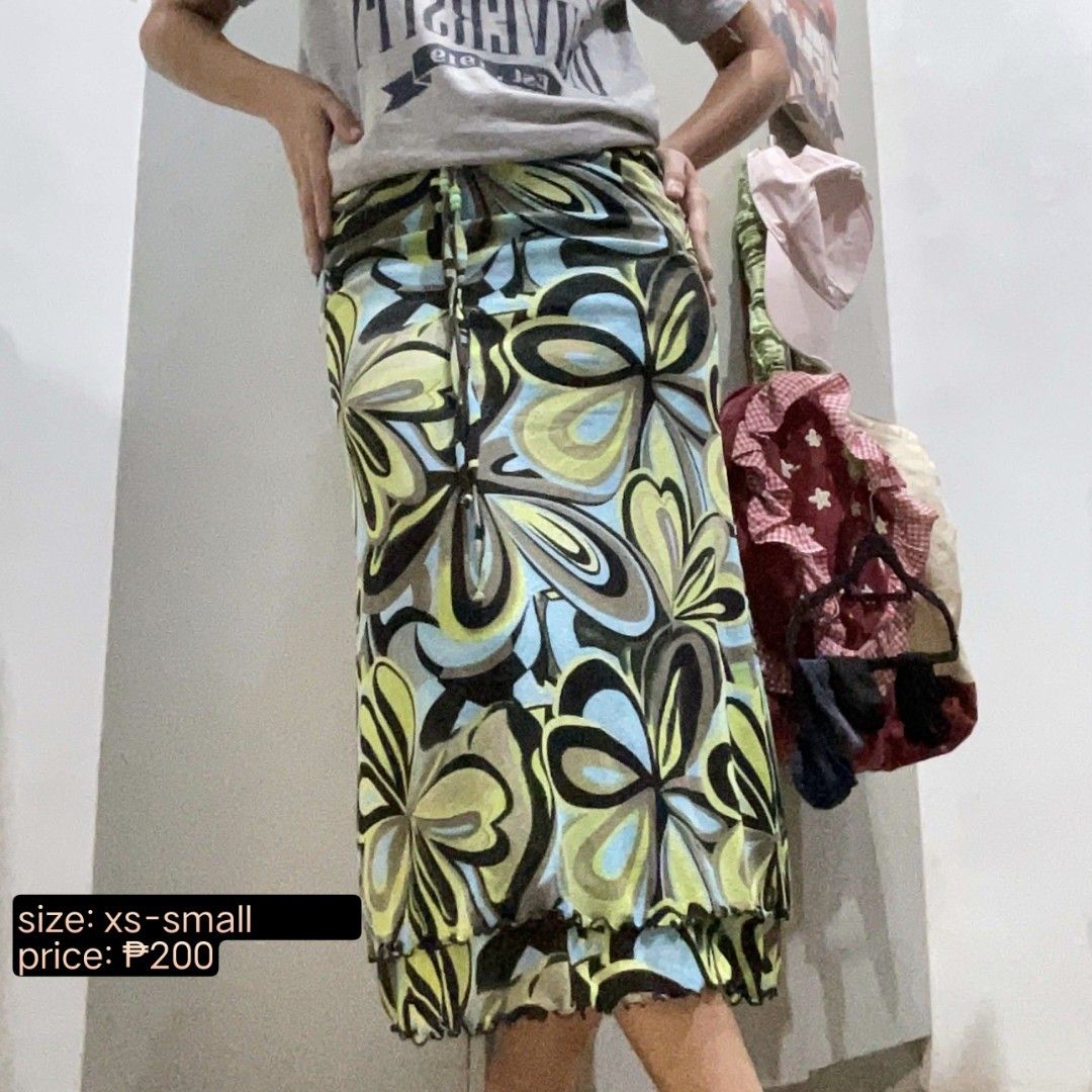 vintage skirt (Category: Skirts) located in Cainta. Submitted by m00rin02 (Listing ID 1470250785, Image 1). Description: 🧚🏻‍♀️ Loc: Cainta, Rizal/Pasig/Sta. Mesa, Manila 🧚🏻‍♀️ MOD: lalamove/jnt 🧚🏻‍♀️ Payment first! (no cod).