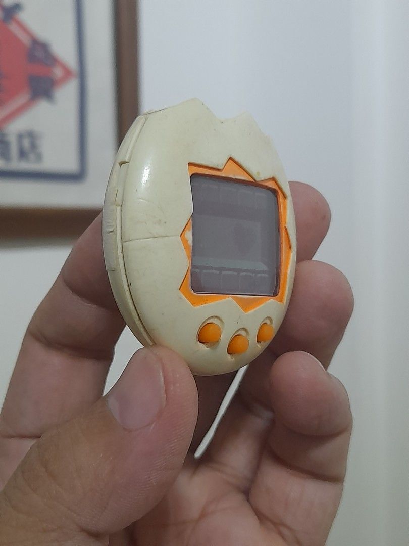 VINTAGE TAMAGOCHI MESUTCHI (Category: Other Merchandise) located in Bulacan. Submitted by nansantiago (Listing ID 1470187437, Image 2). Description: VINTAGE TAMAGOCHI MESUTCHI As is, di po mapagana 🏷️ ₱50‼️ 📍 Location: Plaridel, Bulacan 💸 Mode of Payments: Gcash / BPI 📦 Pick-up / Ship 🚚 Couriers : Flash Express / SPX / Lalamove.
