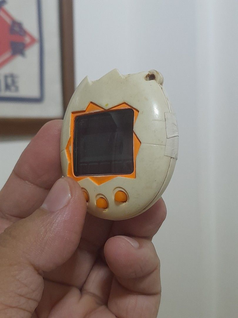 VINTAGE TAMAGOCHI MESUTCHI (Category: Other Merchandise) located in Bulacan. Submitted by nansantiago (Listing ID 1470187437, Image 3). Description: VINTAGE TAMAGOCHI MESUTCHI As is, di po mapagana 🏷️ ₱50‼️ 📍 Location: Plaridel, Bulacan 💸 Mode of Payments: Gcash / BPI 📦 Pick-up / Ship 🚚 Couriers : Flash Express / SPX / Lalamove.