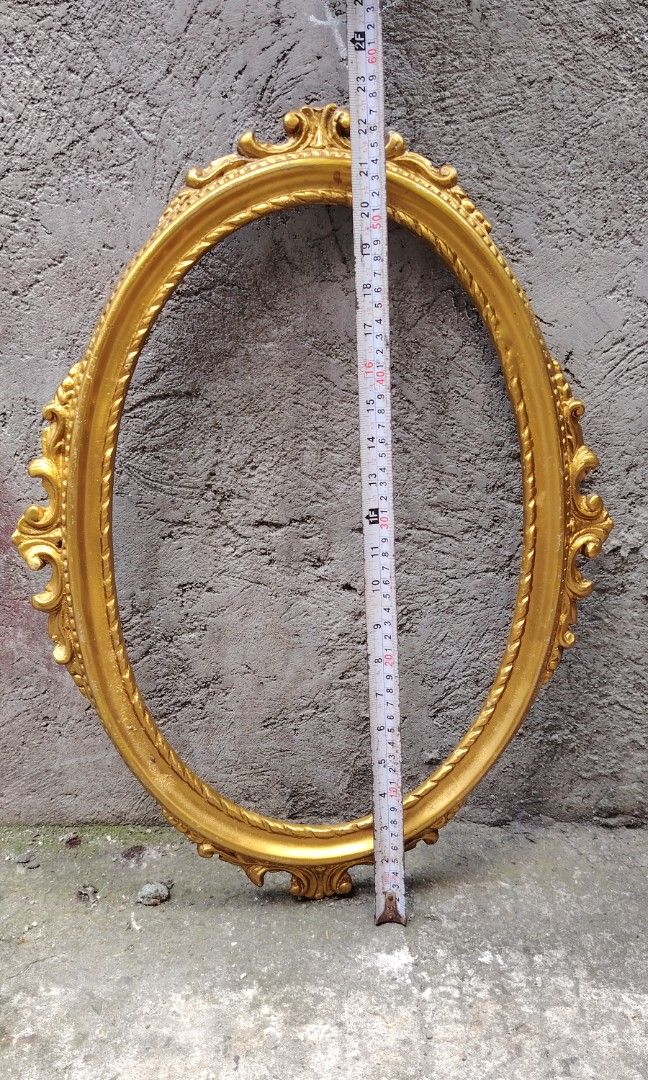 Vintage victorian frame (Category: Vintage Collectibles) located in Caloocan City. Submitted by zenmountain-d8b1c0 (Listing ID 1470188611, Image 2). Description: Cod.