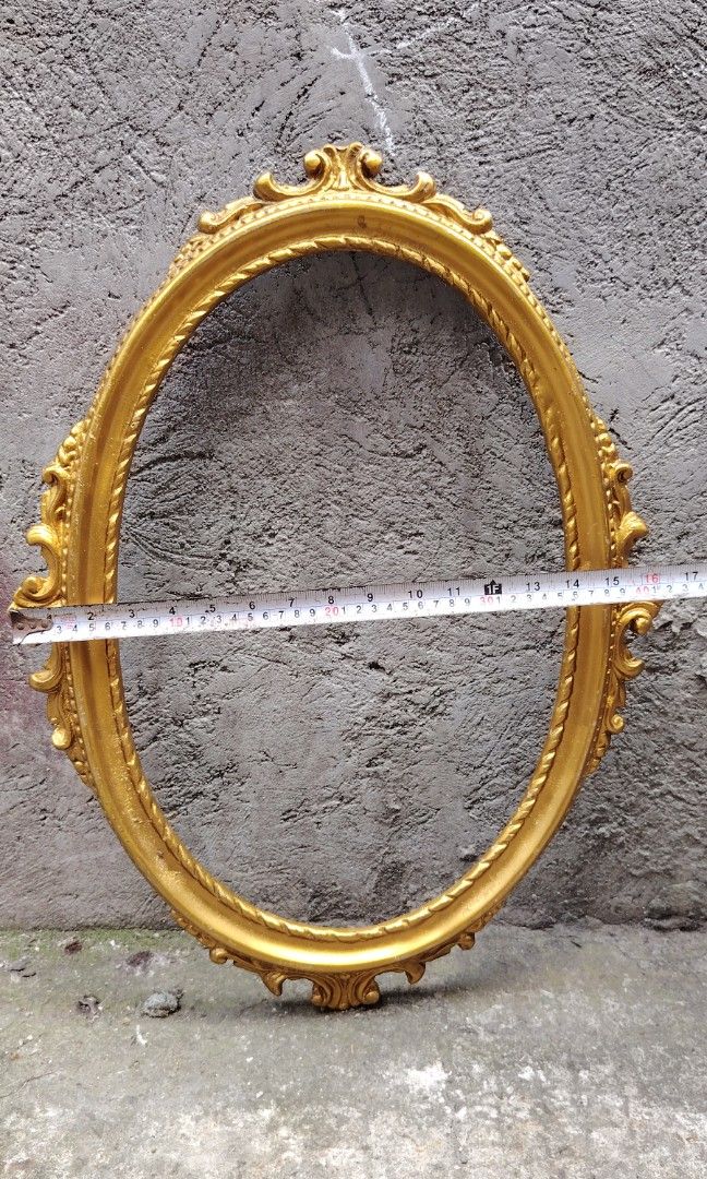 Vintage victorian frame (Category: Vintage Collectibles) located in Caloocan City. Submitted by zenmountain-d8b1c0 (Listing ID 1470188611, Image 3). Description: Cod.