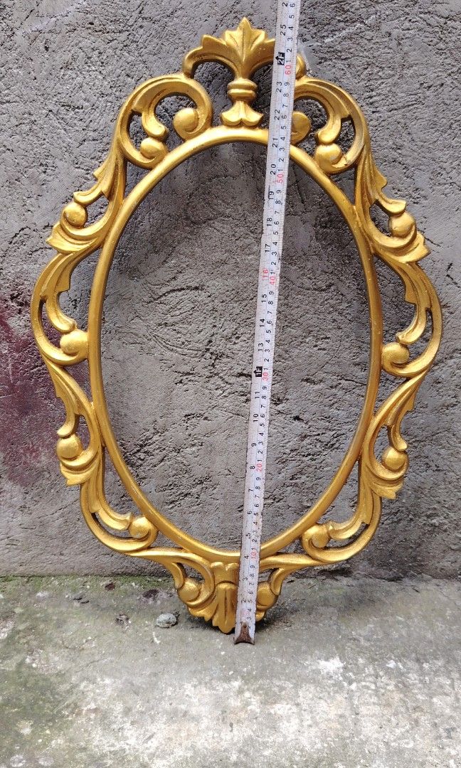 Vintage victorian frame mirror (Category: Vintage Collectibles) located in Caloocan City. Submitted by zenmountain-d8b1c0 (Listing ID 1470188525, Image 2). Description: Cod.
