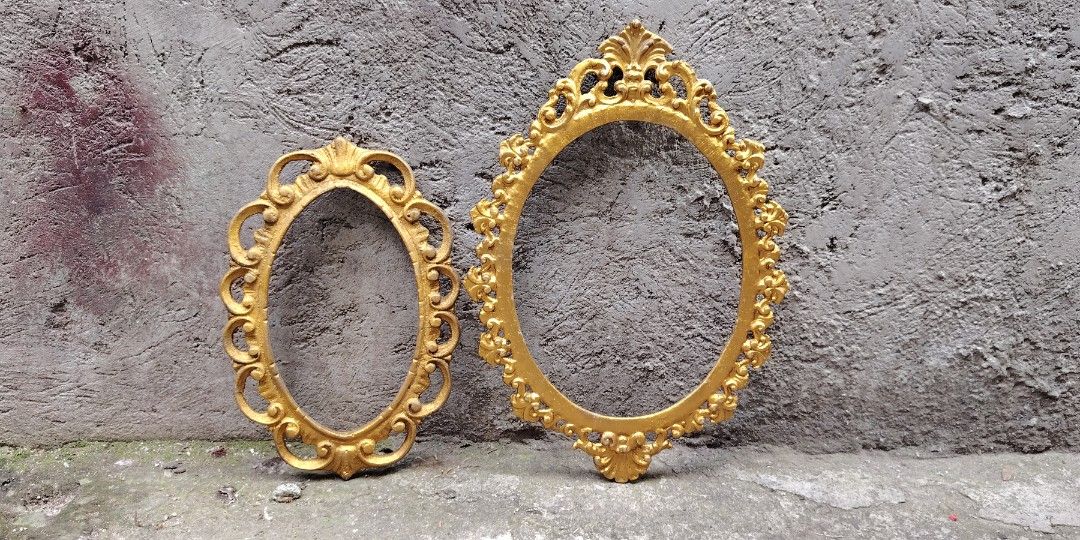 Vintage victorian frame mirror (Category: Vintage Collectibles) located in Caloocan City. Submitted by zenmountain-d8b1c0 (Listing ID 1470188727, Image 1). Description: .