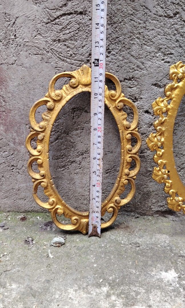 Vintage victorian frame mirror (Category: Vintage Collectibles) located in Caloocan City. Submitted by zenmountain-d8b1c0 (Listing ID 1470188727, Image 3). Description: .