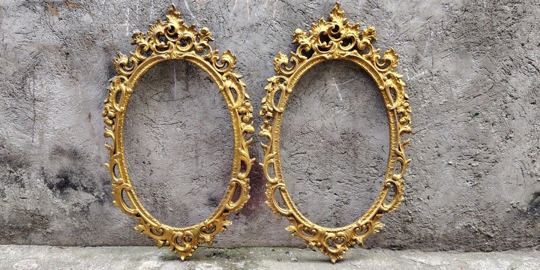 Vintage victorian frame mirror (Category: Vintage Collectibles) located in Caloocan City. Submitted by zenmountain-d8b1c0 (Listing ID 1470189078, Image 1). Description: 1500 each.