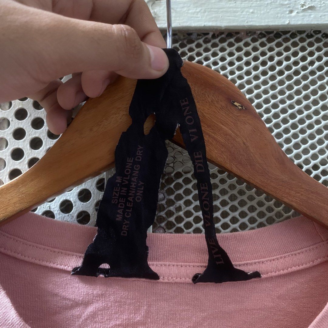 VLONE (Category: Tshirts & Polo Shirts ) located in Manila. Submitted by aym_fortunate (Listing ID 1470242964, Image 3). Description: EXCELLENT CONDITION. DIMES. WIDTH : 20 LENGTH : 27 SIZE : MEDIUM COLOR RATE / CONDITION : 9/10 ISSUE : NONE NEGOTIABLE FOR SURE BUYER..
