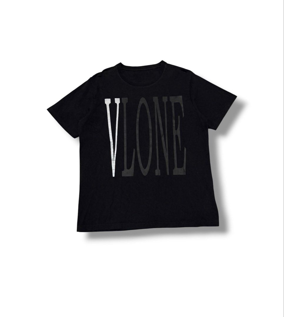 VLONE Reflect Logo Shirt (Category: Tshirts & Polo Shirts ) located in Bulacan. Submitted by sanjisthrift (Listing ID 1470174787, Image 2). Description: Size XL Width 22 Length 28 Well Used 8.8/10 Issues: See on the pics Good fade.