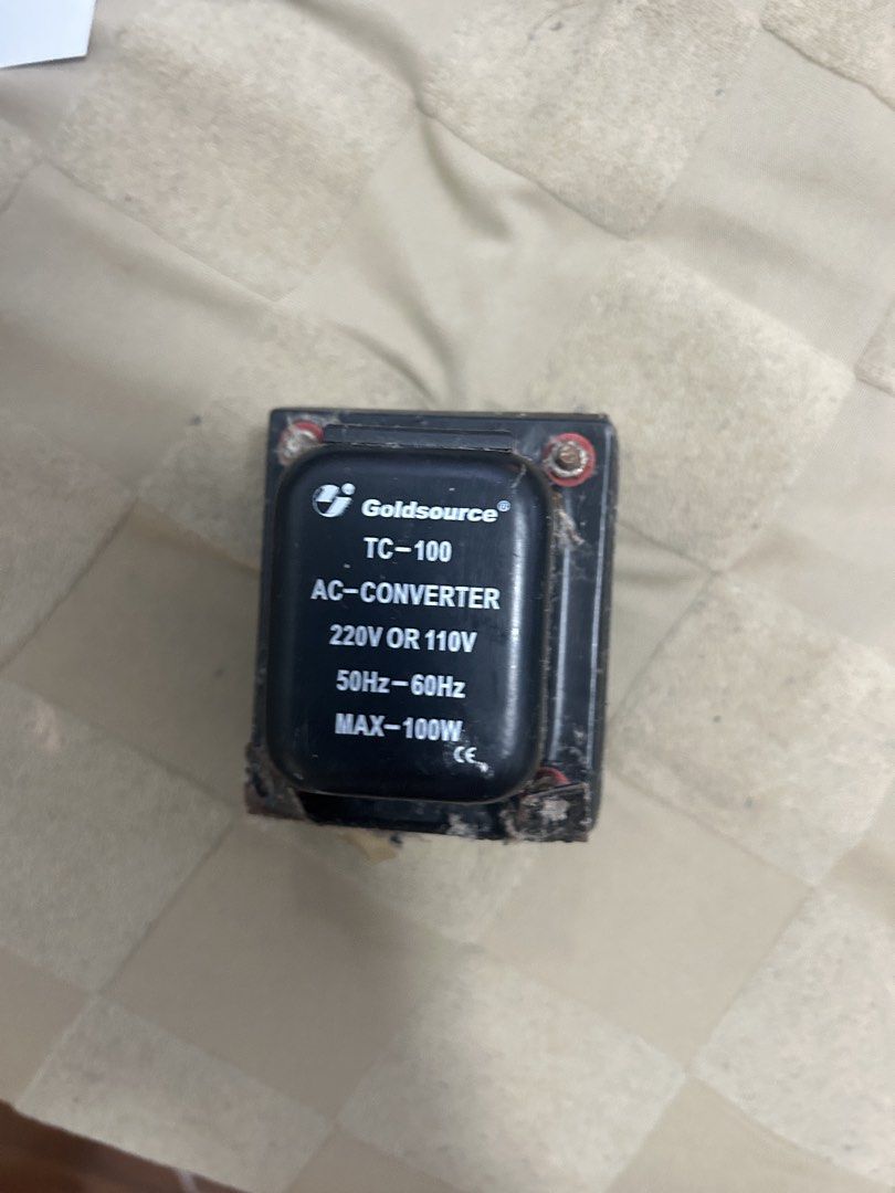 VOLTAGE CONVERTER (Category: Chargers) located in Boac. Submitted by ltalysfinest (Listing ID 1470284521, Image 1). Description: Binili for my laptop before na galing US, i dont use it anymore since bumili na ako bagong laptop. Maganda pa at hindi pa gaanong gamit, mga 2 years lang nagamit tas kaunti lang run time sa kuryente..
