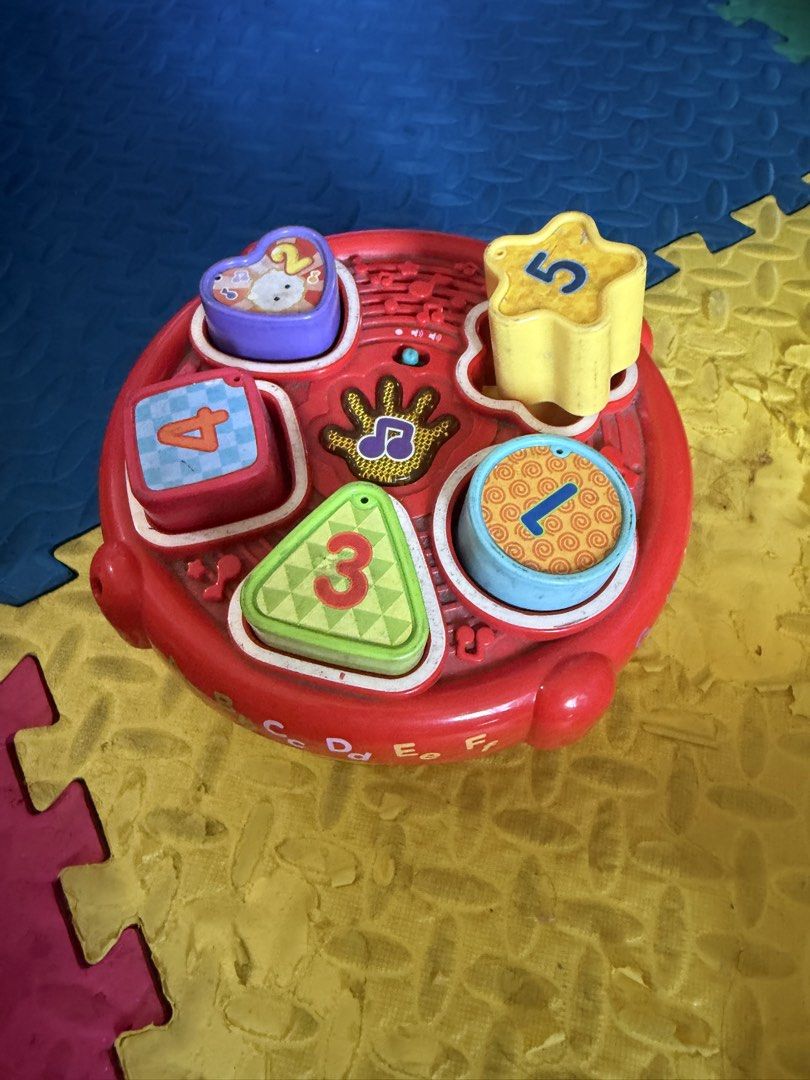 Vtech shape toy (Category: Interactive Toys) located in Manila. Submitted by linlinstore (Listing ID 1470292835, Image 3). Description: Vtech Need to clean Battery operated aa.