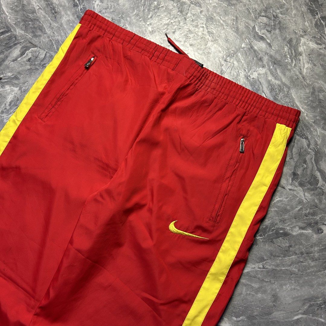 VTG NIKE 96 TRACKER PANTS (Category: Activewear) located in Dasmarinas. Submitted by 2slickdeals_ (Listing ID 1470333402, Image 3). Description: SIZE LARGE 34 - 38 WAIST 13 THIGH 39 LENGTH 8 HEM VERY GOOD CONDITION! ISSUE: BLACK STAINS, SEE DETAILS. J&T / LALAMOVE / PICK UP!.