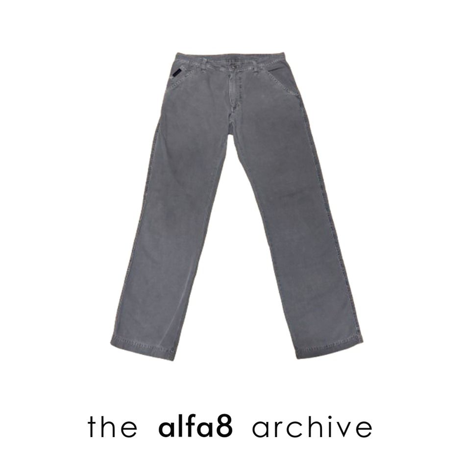 [W:32] DOLCE & GABBANA | Authentic Grey Vintage Cargo Trousers (Category: Jeans) located in Imus. Submitted by thealfa8archive (Listing ID 1465744975, Image 1). Description: Has Hologram Sticker.