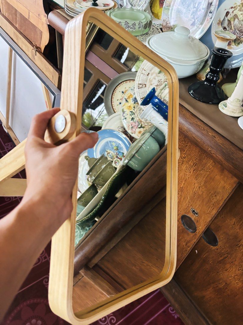 Wall/stand mirror (Category: Mirrors) located in Dapitan. Submitted by clarisasan19348 (Listing ID 1470149879, Image 1). Description: .