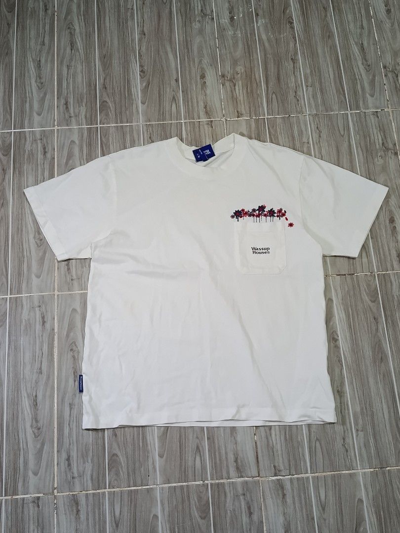 WASSUP HOUSE POCKET TSHIRT (freeshipping) (Category: Tshirts & Polo Shirts ) located in Quezon City. Submitted by gyl-stop (Listing ID 1470274063, Image 1). Description: free shipping 20.5 x 26 excellent condi cr: 9.8/10 issue: none.