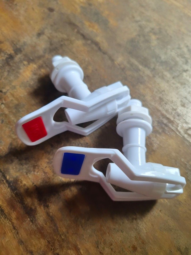 Water Dispenser Faucet (Category: Other Kitchenware & Tableware) located in Las Pinas. Submitted by ajbash (Listing ID 1470163213, Image 1). Description: rfs - bougth a wrong pair.