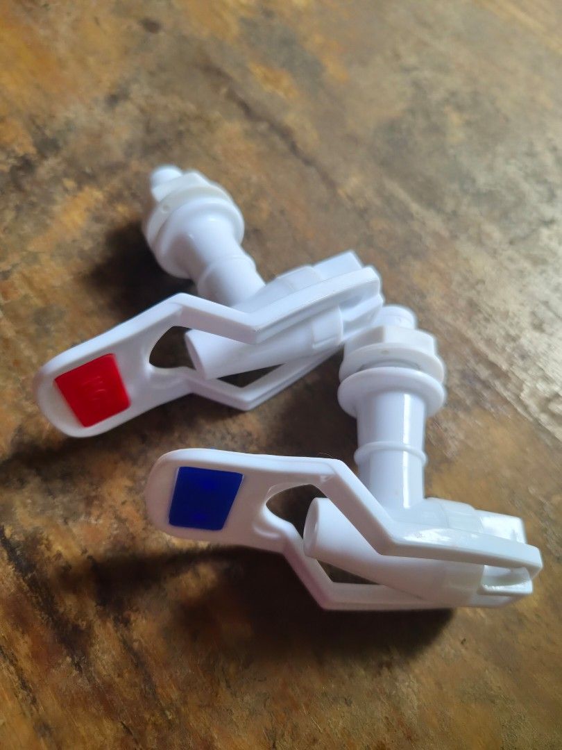 Water Dispenser Faucet (Category: Other Kitchenware & Tableware) located in Las Pinas. Submitted by ajbash (Listing ID 1470163213, Image 3). Description: rfs - bougth a wrong pair.