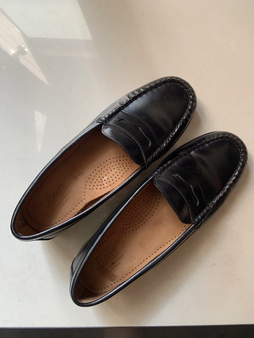 WEEJUNS BASS (Category: Loafers) located in Manila. Submitted by lexiepacul56157 (Listing ID 1470146781, Image 1). Description: Bought in branded shoes thrift store in Japan. Wrong size that’s why I’m selling it. .