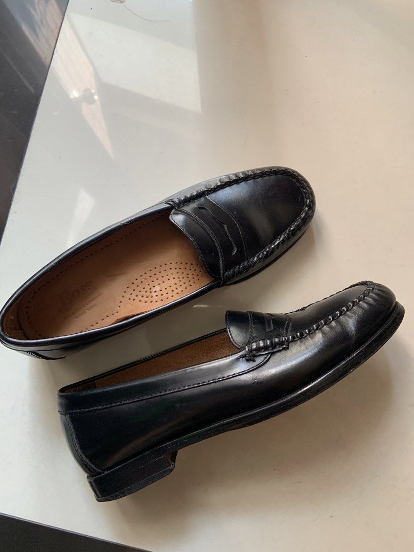 WEEJUNS BASS (Category: Loafers) located in Manila. Submitted by lexiepacul56157 (Listing ID 1470146781, Image 2). Description: Bought in branded shoes thrift store in Japan. Wrong size that’s why I’m selling it. .