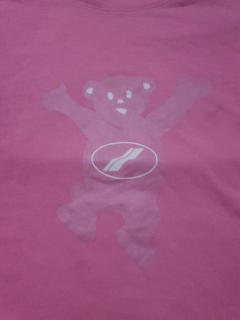 Welldone mirror pink boxy tshirt (Category: Tshirts & Polo Shirts ) located in San Fernando. Submitted by retro.district. (Listing ID 1470346188, Image 2). Description: - Welldone pink boxy tshirt - Size: XXL(26x28) - Condition: Excellent - Issue: Missing tags - Color Rate: 9.5/10.