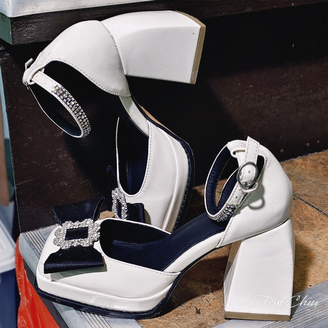 White high heel shoes w/ black bow (Category: Heels) located in Pateros City. Submitted by soshifem (Listing ID 1470235696, Image 2). Description: great condition kasya size 5-6.