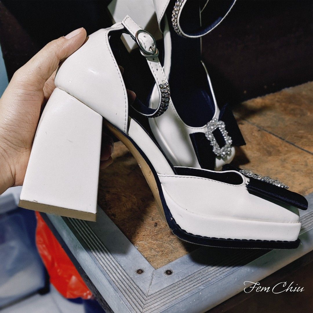 White high heel shoes w/ black bow (Category: Heels) located in Pateros City. Submitted by soshifem (Listing ID 1470235696, Image 3). Description: great condition kasya size 5-6.