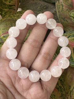 (Category: ) located in . Submitted by selling_low_by_bella_ben (Listing ID 1470219485, Image 1). Description: .