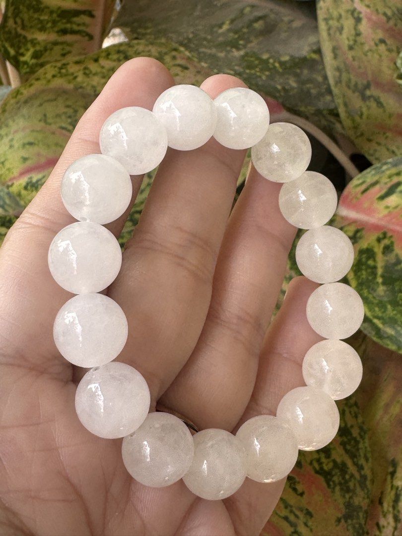 WHITE JADE BRACELET 10mm 🍏 M7_JD003 (Category: Bracelets) located in Bulacan. Submitted by selling_low_by_bella_ben (Listing ID 1470219485, Image 2). Description: WHITE JADE 10mm 🍏 M7_JD003 ✅ With Certificate (8825) 🏷️ 340 10+ mm bead size 17 cm wrist.