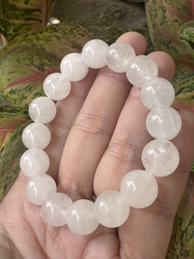 WHITE JADE BRACELET 10mm 🍏 M7_JD003 (Category: Bracelets) located in Bulacan. Submitted by selling_low_by_bella_ben (Listing ID 1470219485, Image 3). Description: WHITE JADE 10mm 🍏 M7_JD003 ✅ With Certificate (8825) 🏷️ 340 10+ mm bead size 17 cm wrist.