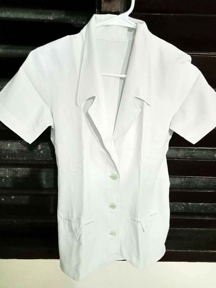 White Short Sleeve Top Uniform (Category: Blouses) located in Cebu City. Submitted by cebu-garagesale (Listing ID 1470174335, Image 1). Description: Selling white short sleeve top uniform (used for medtech), in great condition. For pick-up or delivery. Buyer will pay for shipping fees if for delivery. Location: Near San Carlos South Campus, CTS/CCMC. In Cebu City. Check out also our other items: https://garage-sale.pages.dev.