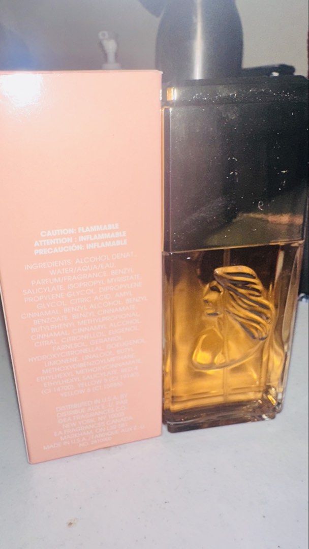 White Shoulders Eau De Cologne Spray (Category: Fragrance & Deodorants) located in Candelaria. Submitted by zillerortsac (Listing ID 1470212084, Image 2). Description: Original (USA Source) - Authentic vintage White Shoulders eau de cologne by Evyan - Generous 2.75 fl oz / 82 ml bottle size - Timeless floral fragrance with classic appeal - Elegant glass bottle featuring a golden cap and embossed cameo detail - Comes with the original pink cardboa
