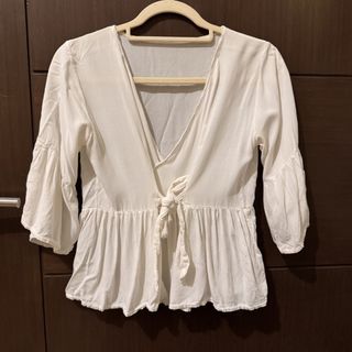 (Category: ) located in . Submitted by ianne.declutter (Listing ID 1470176413, Image 1). Description: .