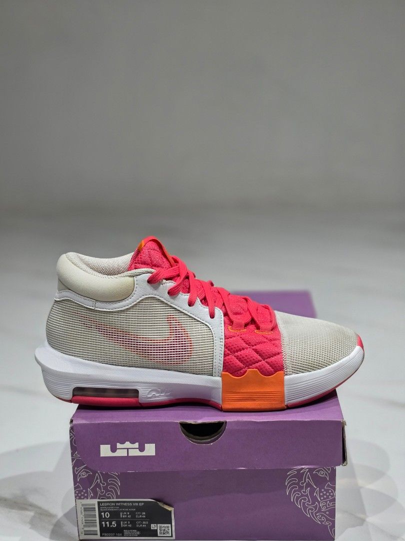 WITNESS 8 DUNKIN DONUT (Category: Sneakers) located in Caloocan City. Submitted by 321soled (Listing ID 1470202638, Image 1). Description: for sale/trade witness 8 dunkin donut size 10 used / complete 1,495 south caloocan area ig/fb: 321soled.