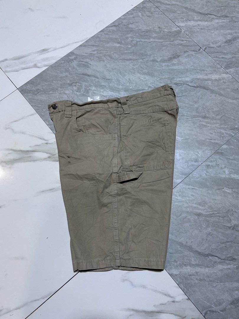 WRANGLER CARPENTER (Category: Shorts) located in Tubod. Submitted by just_thrift.1 (Listing ID 1470170305, Image 2). Description: WRANGLER CARPENTER ✅Excellent Condition 📐Waist: 33 📐Length: 21 📐Hem: 11 Need Wash Mine: ₱350 Loc: Mindanao, Tubod Lanao Del Norte.