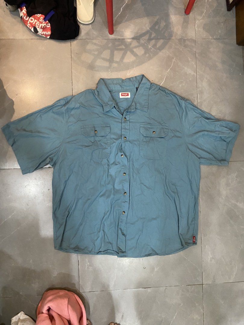 WRANGLER POLO (Category: Tshirts & Polo Shirts ) located in Cainta. Submitted by rurufinds (Listing ID 1470151352, Image 1). Description: Wrangler Workwear Polo Boxy Fit 2XL-3XL L: 33 inches W: 31 Good condition Needs Wash Php 199 only Cainta Location .