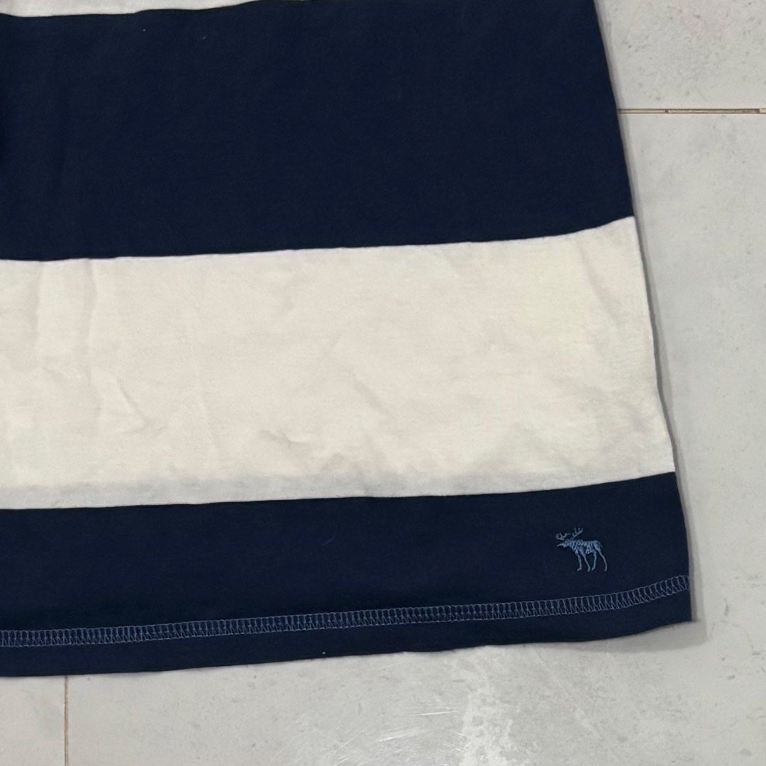 Y2k abercrombie & fitch top (Category: Sleeveless) located in Cebu City. Submitted by florianmiral28 (Listing ID 1470298716, Image 2). Description: Y2k abercrombie & fitch top Excellent condition XS W 10.5 L 22.