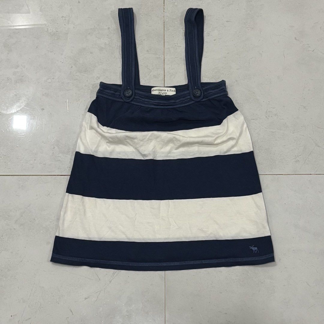 Y2k abercrombie & fitch top (Category: Sleeveless) located in Cebu City. Submitted by florianmiral28 (Listing ID 1470298716, Image 1). Description: Y2k abercrombie & fitch top Excellent condition XS W 10.5 L 22.